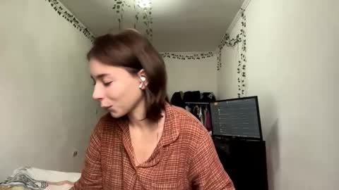 Vivi online show from November 9, 7:15 am