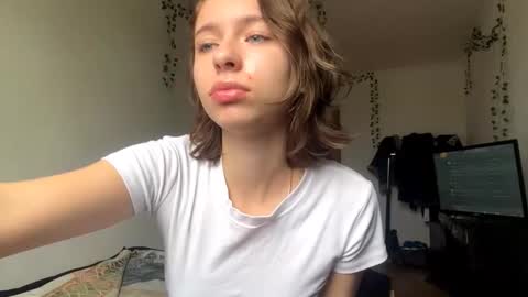 Vivi online show from November 12, 7:28 am