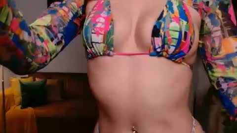 Vivienne online show from May 30, 5:43 pm