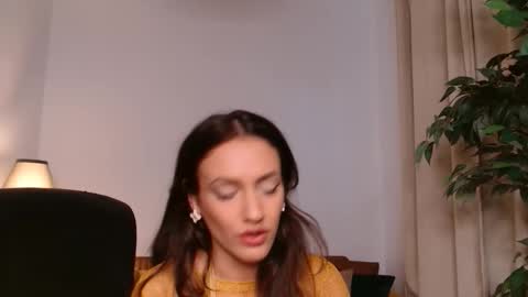 Snapshot of vivienneclement chatting on September 21, 3:54 pm Vivienne online show from September 21, 3:54 pm