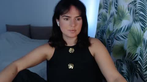ViviRoses online show from May 1, 9:01 am