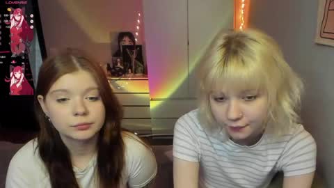 chatur babes Goldie and Scarlett online show from May 15, 11:18 pm