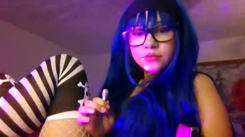 vkitty01 online show from April 1, 2:56 am