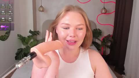 Hey Im Charlie 3 online show from October 17, 10:02 pm