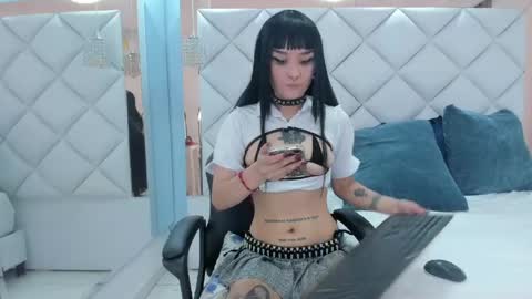 Lisa online show from April 11, 9:29 pm