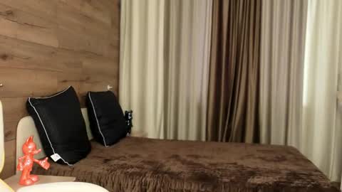 Lily online show from August 9, 5:23 am