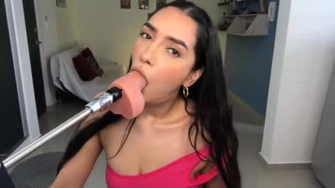 vsantini_ online show from December 28, 5:03 pm