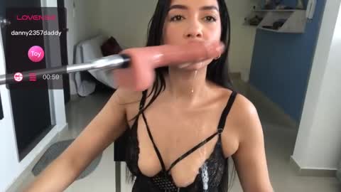 vsantini_ online show from December 21, 3:53 pm