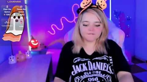 Snapshot of waifumochi_chan chatting on October 19, 4:25 am online show from October 19, 4:25 am