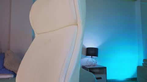 walton_abieca_ online show from October 5, 5:01 am