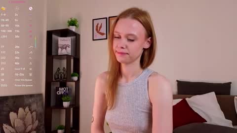 Snapshot of wandaalsbrook chatting on October 3, 11:32 pm Emi online show from October 3, 11:32 pm