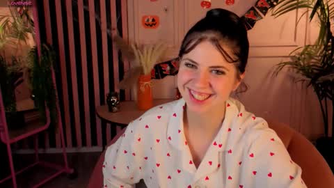 Snapshot of wander_waves chatting on November 1, 8:46 pm Wanda online show from November 1, 8:46 pm