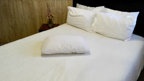 Snapshot of wanderlustgaal chatting on September 22, 3:21 pm wanderlustgaal online show from September 22, 3:21 pm