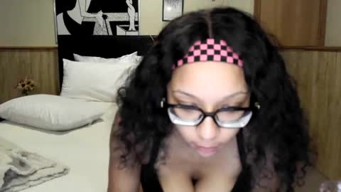 Snapshot of wanderlustgaal chatting on September 25, 1:10 pm wanderlustgaal online show from September 25, 1:10 pm