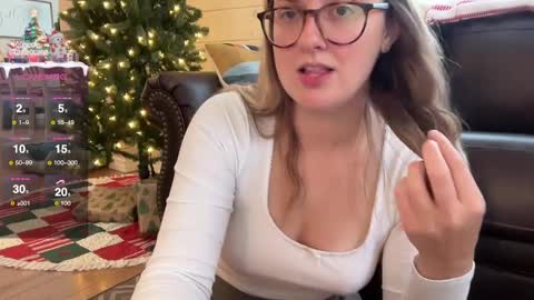 Jade online show from December 17, 5:04 pm