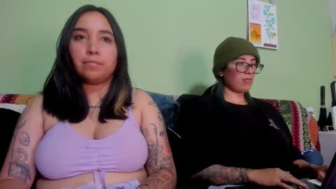 Snapshot of waningrosee chatting on February 12, 1:41 am Waningrose Lu online show from February 12, 1:41 am