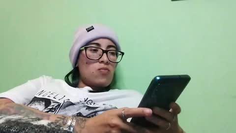 Snapshot of waningrosee chatting on February 26, 12:52 am Waningrose Lu online show from February 26, 12:52 am