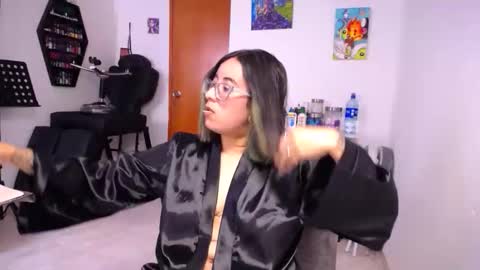 Waningrose  Lu online show from April 19, 3:12 pm