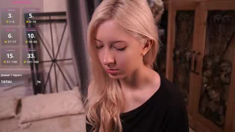Lily online show from May 15, 3:26 pm