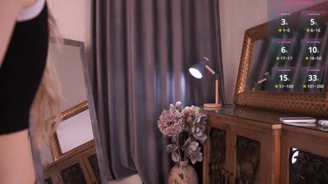 Lily online show from May 31, 4:35 pm
