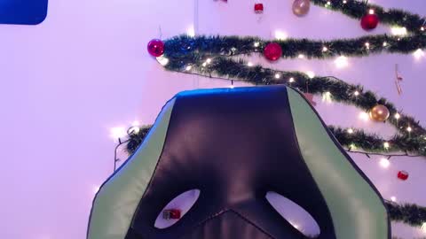 Trixie 3 online show from December 30, 6:49 pm
