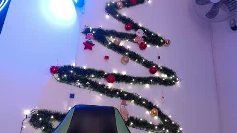 Trixie 3 online show from December 5, 1:28 pm
