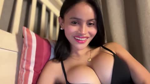 Maggie online show from March 25, 4:43 pm