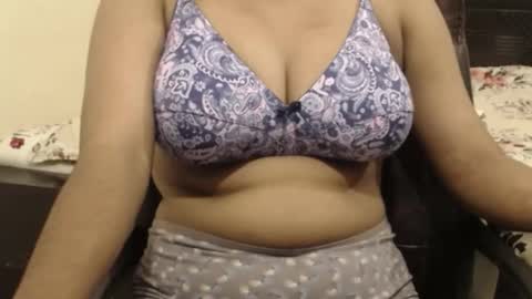 Snapshot of webshowxxx chatting on October 31, 2:24 am mina online show from October 31, 2:24 am