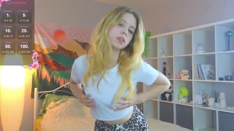 Snapshot of wendy_cutiex chatting on September 15, 5:09 pm Wendy online show from September 15, 5:09 pm