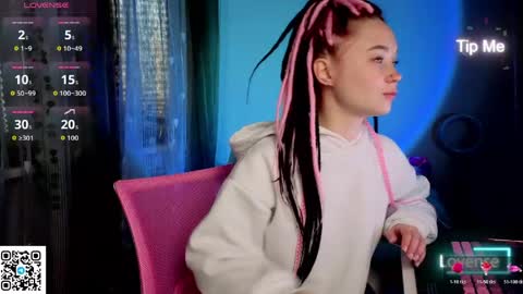 WendyCandy182 online show from May 20, 5:37 am