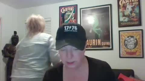 Snapshot of wendycu chatting on February 6, 8:18 am WendyCU online show from February 6, 8:18 am