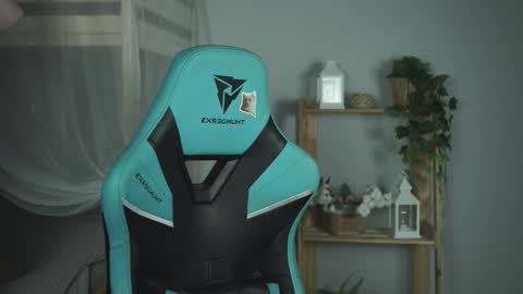 little girl who is always rightLisa online show from November 18, 1:17 am