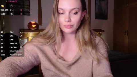 Snapshot of wet_lana chatting on October 16, 6:43 pm Lana online show from October 16, 6:43 pm