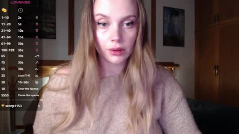 Snapshot of wet_lana chatting on October 4, 5:50 pm Lana online show from October 4, 5:50 pm