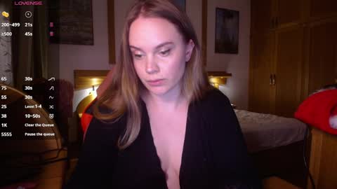 Lana online show from May 5, 8:23 pm