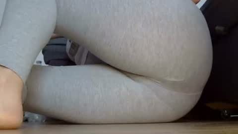 wet_pants2022 online show from October 24, 1:29 pm