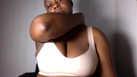 Snapshot of wet_pussyy24 chatting on December 14, 12:55 am lily online show from December 14, 12:55 am