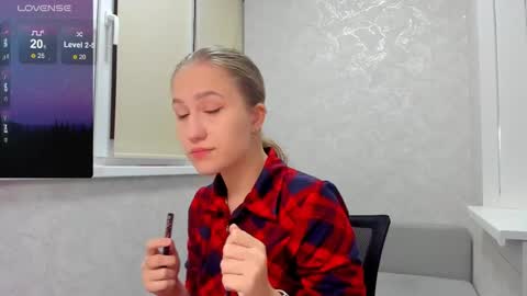 Snapshot of wetcrybaby chatting on December 29, 8:37 pm Sonya online show from December 29, 8:37 pm