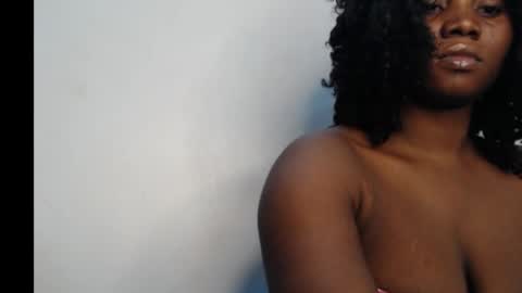 Snapshot of wetmypussy02 chatting on October 24, 11:17 am wetmypussy02 online show from October 24, 11:17 am