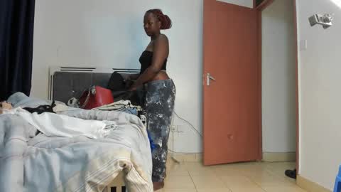 whinebby online show from November 25, 5:37 pm