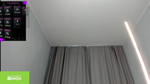 whitelillian online show from July 9, 7:33 am