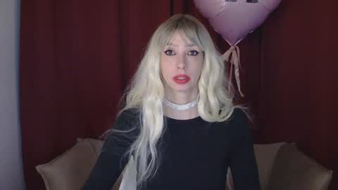 White Queen online show from January 2, 6:56 pm