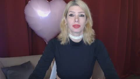 White Queen online show from December 30, 1:36 pm