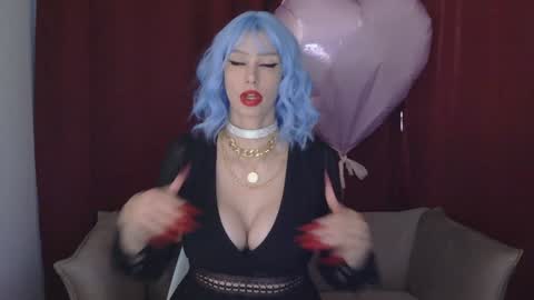 White Queen online show from January 25, 1:03 pm