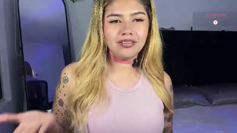Snapshot of whites_emma chatting on September 15, 2:42 am EMMA online show from September 15, 2:42 am