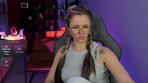 whitneypunnch online show from March 31, 3:45 pm