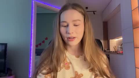 Alisa online show from December 3, 6:24 am