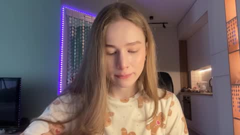 Alisa online show from December 25, 6:31 am