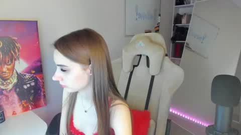 Abby  online show from December 4, 12:58 pm