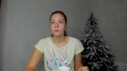 Snapshot of why_again_me chatting on December 19, 3:30 pm Veronica online show from December 19, 3:30 pm
